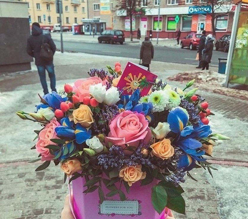 Цветы в коробке "Розовая Роза"