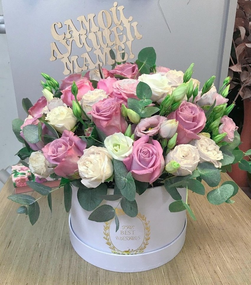 Цветы в коробке "Москва"