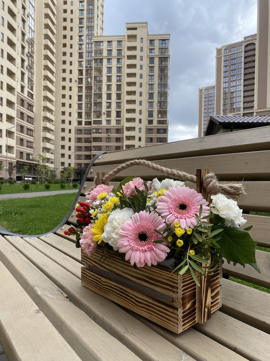 Цветы в деревянной коробке-ящике "Желание"