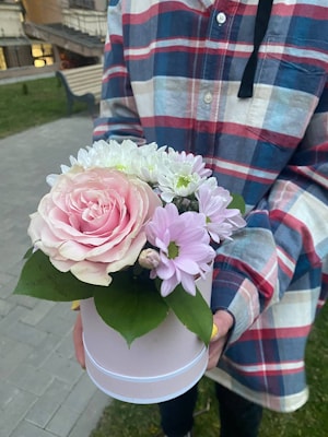 Цветы в шляпной коробке "Нежность Москвы"