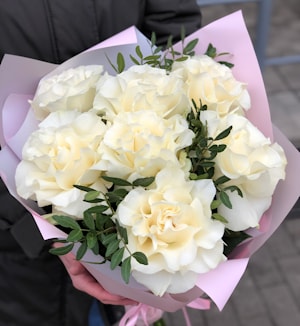 Букет "Merci Москва" из семи французских роз 