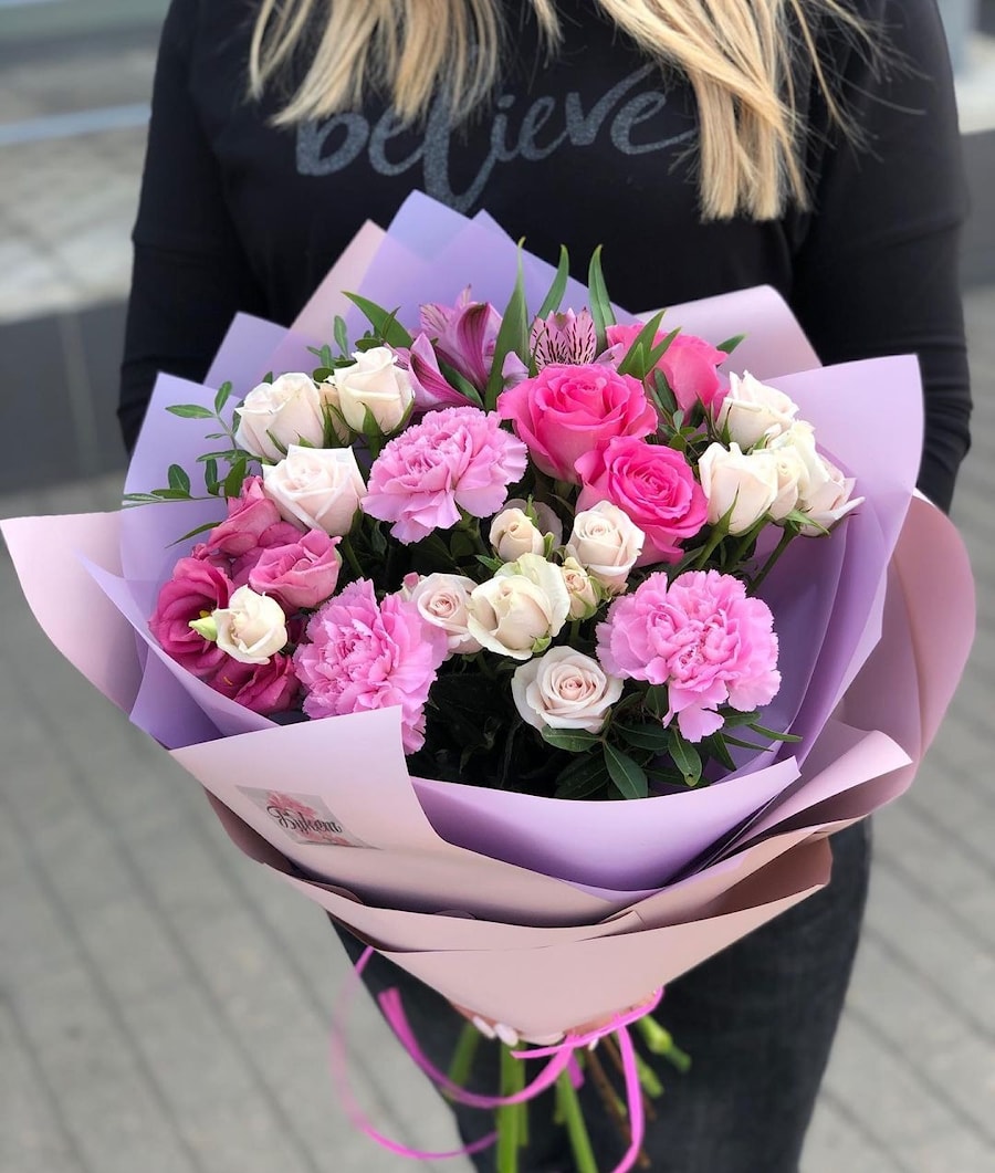 Букет №52 "Экзотический Букет Москвы" из Розы и Экзотики